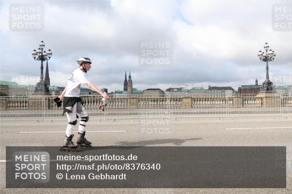 29.06.2025 - hella hamburg halbmarathon Lena Gebhardt http://msf.ph/oto/8376340 29.06.2025 09:13:10 Lombardsbrücke  meine-sportfotos.de