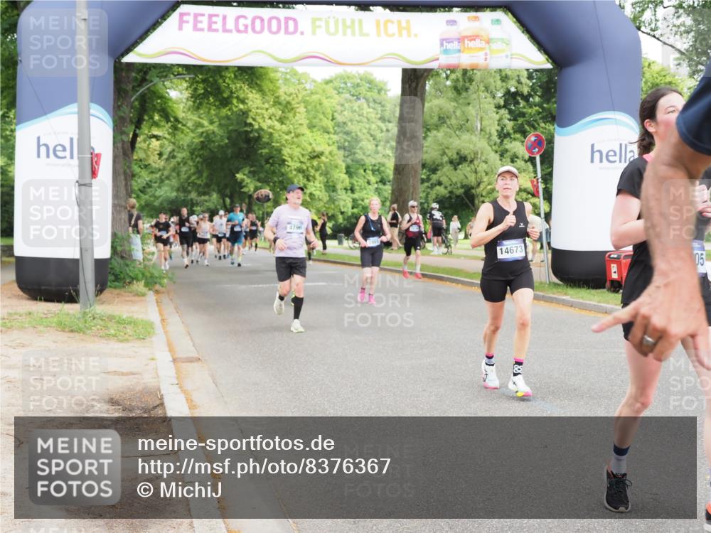 29.06.2025 - hella hamburg halbmarathon MichiJ http://msf.ph/oto/8376367 29.06.2025 10:45:27 Zwischen KM18-KM19 1946, 1951, 2159, 7189, 9655, 10268, 11605, 12734, 12779, 13512, 14673, 16409, 16563, 16924, 17346, 17967, 18327 meine-sportfotos.de