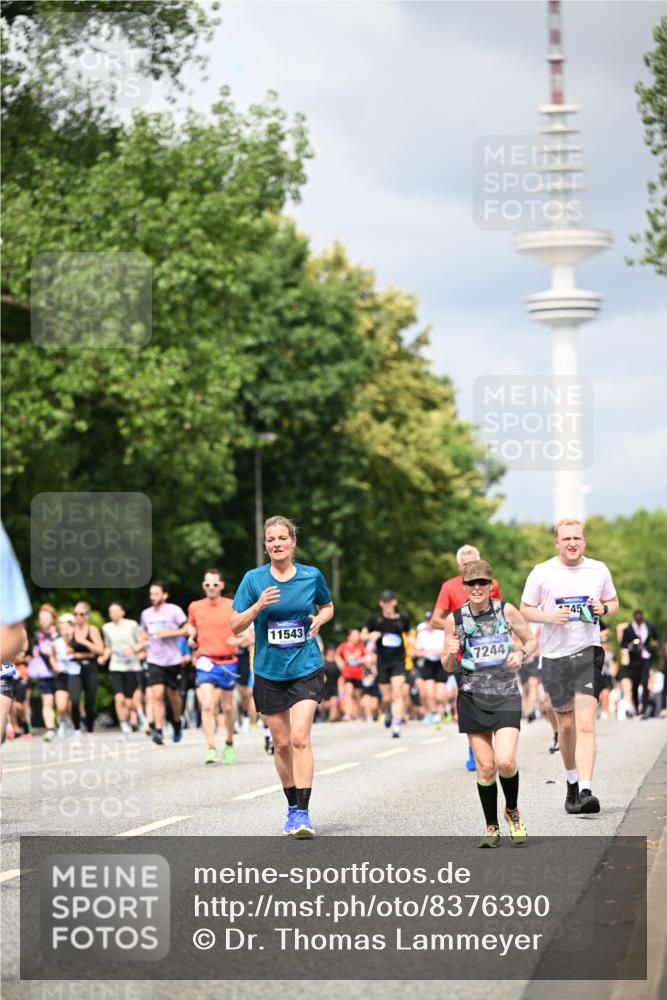 29.06.2025 - hella hamburg halbmarathon Dr. Thomas Lammeyer http://msf.ph/oto/8376390 29.06.2025 10:42:30 Kennedybrücke 1394, 1578, 1596, 1791, 1901, 2124, 3010, 3246, 3286, 3338, 3633, 3635, 3636, 3716, 4414, 4921, 5713, 5790, 5875, 6695, 6696, 6930, 7148, 7244, 7371, 7552, 8539, 8615, 8696, 9391, 9424, 9500, 9699, 10146, 11087, 11152, 11164 meine-sportfotos.de