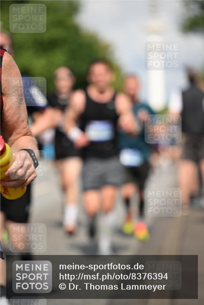 29.06.2025 - hella hamburg halbmarathon Dr. Thomas Lammeyer http://msf.ph/oto/8376394 29.06.2025 09:58:27 Kennedybrücke 1119, 1342, 1399, 1549, 1750, 1817, 1942, 2020, 2222, 2367, 2442, 2561, 2670, 2816, 2889, 2955, 3562, 4017, 4816, 5447, 5884, 6290, 6389, 6923, 6978, 6991, 7087, 7274, 7297, 7335, 7508, 7908, 8482, 8657, 8698, 8916, 8981, 9038, 9661, 9710, 9924, 9931, 10057, 11125, 11422 meine-sportfotos.de