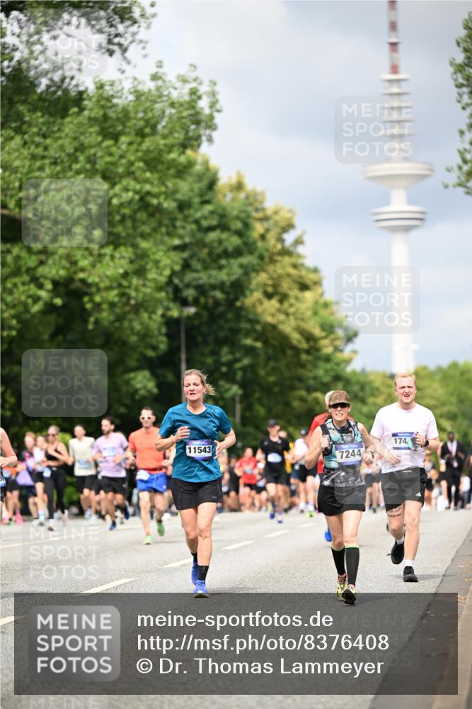 29.06.2025 - hella hamburg halbmarathon Dr. Thomas Lammeyer http://msf.ph/oto/8376408 29.06.2025 10:42:30 Kennedybrücke 1394, 1578, 1596, 1791, 1901, 2124, 3010, 3246, 3286, 3338, 3633, 3635, 3636, 3716, 4414, 4921, 5713, 5790, 5875, 6695, 6696, 6930, 7148, 7244, 7371, 7552, 8539, 8615, 8696, 9391, 9424, 9500, 9699, 10146, 11087, 11152, 11164 meine-sportfotos.de