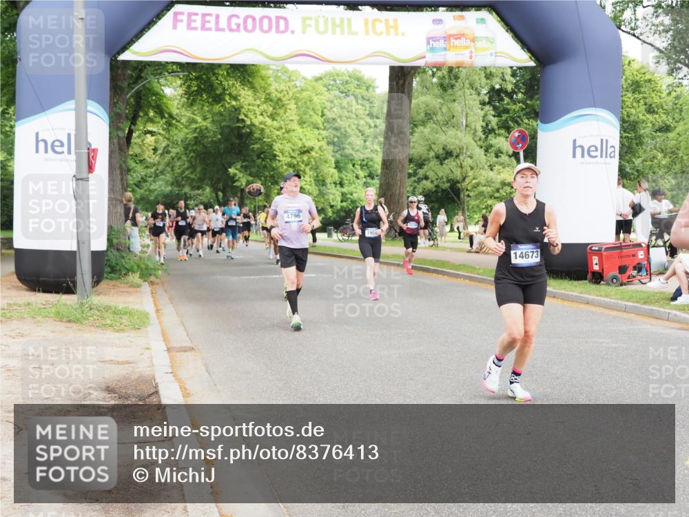 29.06.2025 - hella hamburg halbmarathon MichiJ http://msf.ph/oto/8376413 29.06.2025 10:45:27 Zwischen KM18-KM19 1946, 1951, 2159, 7189, 9655, 10268, 11605, 12734, 12779, 13512, 14673, 16409, 16563, 16924, 17346, 17967, 18327 meine-sportfotos.de