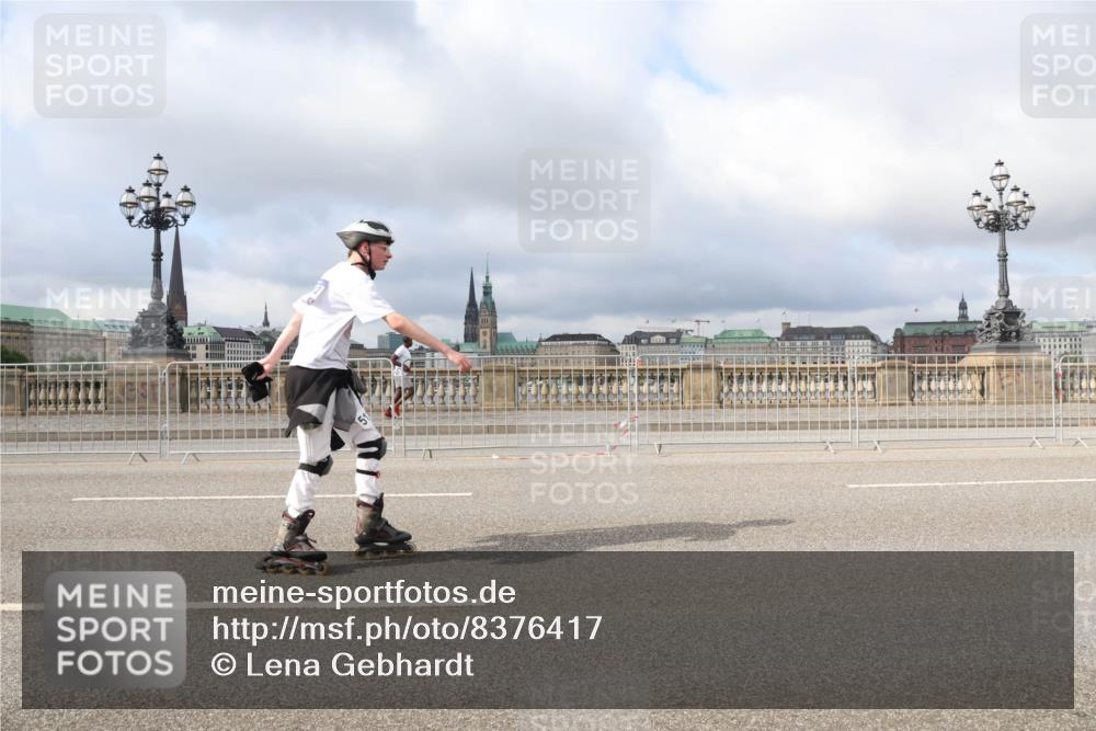 29.06.2025 - hella hamburg halbmarathon Lena Gebhardt http://msf.ph/oto/8376417 29.06.2025 09:13:10 Lombardsbrücke  meine-sportfotos.de