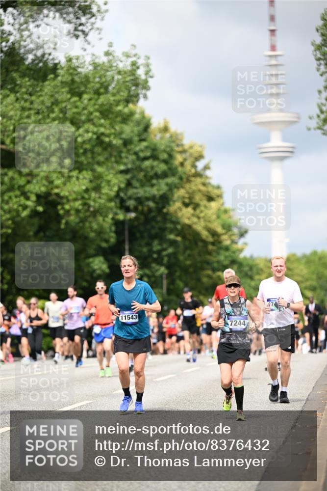 29.06.2025 - hella hamburg halbmarathon Dr. Thomas Lammeyer http://msf.ph/oto/8376432 29.06.2025 10:42:31 Kennedybrücke 1394, 1578, 1596, 1791, 1901, 2124, 3010, 3246, 3338, 3633, 3635, 3636, 3716, 4414, 4921, 5713, 5790, 5875, 6695, 6696, 6930, 7118, 7119, 7148, 7244, 7371, 7552, 8539, 8615, 8696, 9391, 9424, 9500, 9699, 10146, 10584, 11152, 11164 meine-sportfotos.de