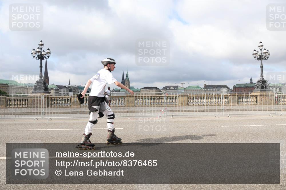 29.06.2025 - hella hamburg halbmarathon Lena Gebhardt http://msf.ph/oto/8376465 29.06.2025 09:13:10 Lombardsbrücke 5 meine-sportfotos.de