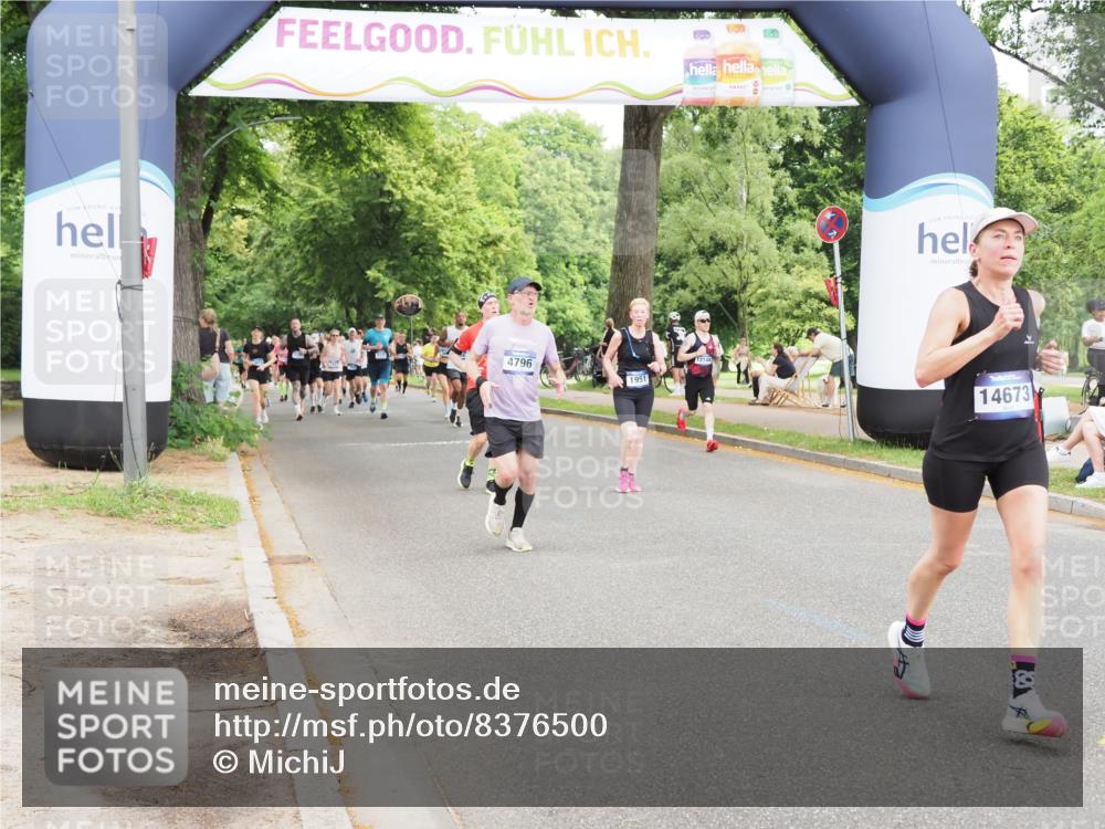 29.06.2025 - hella hamburg halbmarathon MichiJ http://msf.ph/oto/8376500 29.06.2025 10:45:28 Zwischen KM18-KM19 1946, 1951, 2159, 4796, 7189, 9655, 10268, 11605, 12734, 12779, 13512, 14673, 16409, 16563, 16924, 17967, 18327 meine-sportfotos.de