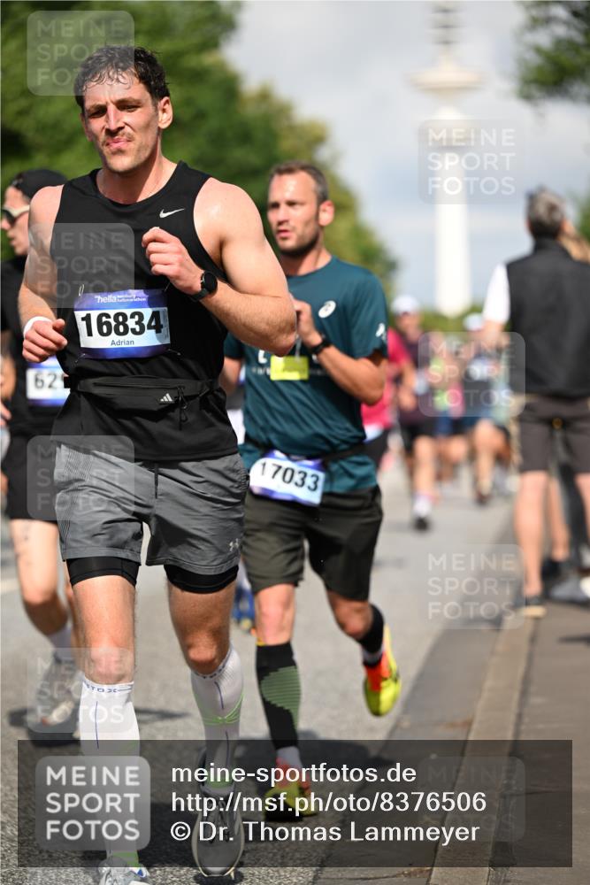 29.06.2025 - hella hamburg halbmarathon Dr. Thomas Lammeyer http://msf.ph/oto/8376506 29.06.2025 09:58:28 Kennedybrücke 1119, 1342, 1399, 1549, 1750, 1817, 1942, 2222, 2367, 2442, 2561, 2670, 2816, 2889, 2955, 3562, 4017, 4816, 5447, 5884, 6290, 6389, 6923, 6978, 6991, 7087, 7274, 7297, 7335, 7508, 7908, 8482, 8657, 8698, 8916, 8981, 9038, 9661, 9710, 9924, 9931, 10057, 11125, 11422 meine-sportfotos.de