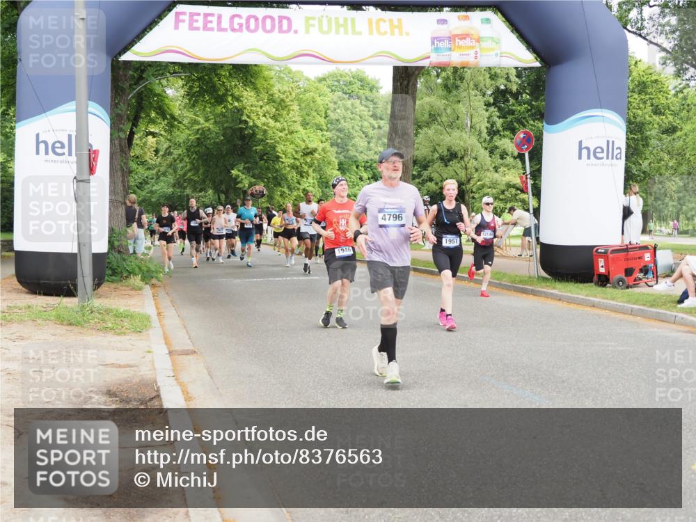 29.06.2025 - hella hamburg halbmarathon MichiJ http://msf.ph/oto/8376563 29.06.2025 10:45:28 Zwischen KM18-KM19 1946, 1951, 2159, 4796, 7189, 9655, 10268, 11605, 12734, 12779, 13512, 14673, 16409, 16563, 16924, 17967, 18327 meine-sportfotos.de