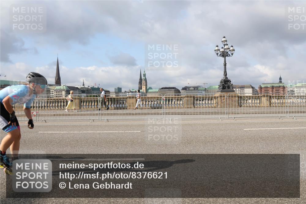 29.06.2025 - hella hamburg halbmarathon Lena Gebhardt http://msf.ph/oto/8376621 29.06.2025 08:51:25 Lombardsbrücke  meine-sportfotos.de