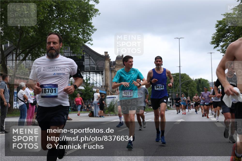 29.06.2025 - hella hamburg halbmarathon Yannick Fuchs http://msf.ph/oto/8376634 29.06.2025 10:54:23 20KM 1681, 2011, 2091, 2167, 2363, 2730, 4013, 6309, 7065, 8003, 8191, 8421, 8422, 8509, 8923, 9006, 9434, 10576, 11041, 11366, 11753, 11937, 12491, 13488, 13589, 14224, 14429, 14577, 15344, 15901, 16439, 17491, 17825, 17899, 18029, 18063, 18254, 18701, 19159, 19246 meine-sportfotos.de