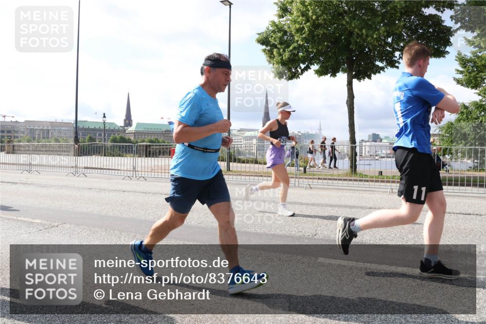 29.06.2025 - hella hamburg halbmarathon Lena Gebhardt http://msf.ph/oto/8376643 29.06.2025 10:02:28 Lombardsbrücke 11, 1128, 1254, 1364, 1432, 1453, 1702, 1733, 2142, 2322, 2323, 2685, 2712, 2819, 3169, 3225, 3780, 3919, 3976, 4066, 4985, 5734, 5763, 6166, 6295, 6322, 6708, 6752, 6860, 7031, 7049, 7189, 7223, 7243, 7323, 7869, 7888, 8003, 8364, 8624, 8662, 8749, 9006, 9020, 9021, 9131, 9156, 9353, 9554, 9741, 9928, 9986, 10128, 10295, 10539, 10866, 11191, 11250, 11515, 11554, 11670, 11702, 11782, 11871, 11938, 11968, 12315, 12316, 12491, 14660, 14677, 16420 meine-sportfotos.de