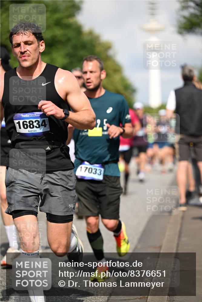 29.06.2025 - hella hamburg halbmarathon Dr. Thomas Lammeyer http://msf.ph/oto/8376651 29.06.2025 09:58:28 Kennedybrücke 1119, 1342, 1399, 1549, 1750, 1817, 1942, 2222, 2367, 2442, 2561, 2670, 2816, 2889, 2955, 3562, 4017, 4816, 5447, 5884, 6290, 6389, 6923, 6978, 6991, 7087, 7274, 7297, 7335, 7508, 7908, 8482, 8657, 8698, 8916, 8981, 9038, 9661, 9710, 9924, 9931, 10057, 11125, 11422 meine-sportfotos.de