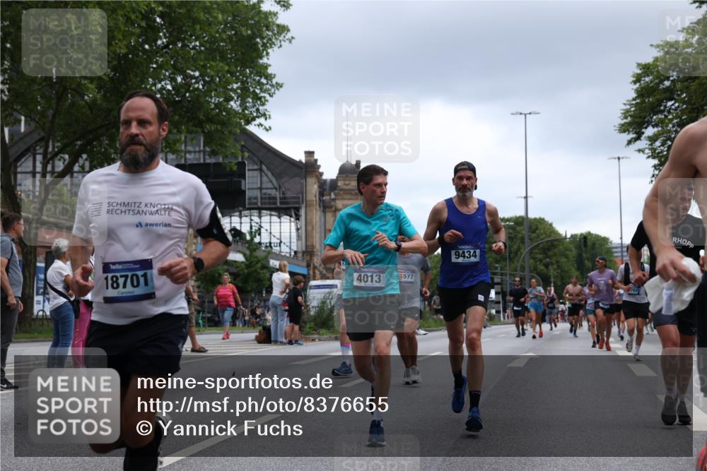 29.06.2025 - hella hamburg halbmarathon Yannick Fuchs http://msf.ph/oto/8376655 29.06.2025 10:54:23 20KM 1681, 2011, 2091, 2167, 2363, 2730, 4013, 6309, 7065, 8003, 8191, 8421, 8422, 8509, 8923, 9006, 9434, 10576, 11041, 11366, 11753, 11937, 12491, 13488, 13589, 14224, 14429, 14577, 15344, 15901, 16439, 17491, 17825, 17899, 18029, 18063, 18254, 18701, 19159, 19246 meine-sportfotos.de