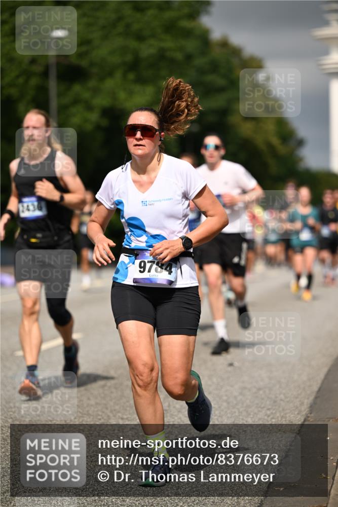 29.06.2025 - hella hamburg halbmarathon Dr. Thomas Lammeyer http://msf.ph/oto/8376673 29.06.2025 10:20:10 Kennedybrücke 1212, 1308, 1651, 2071, 2076, 2165, 2436, 2601, 2803, 2835, 4583, 4828, 5046, 7158, 8057, 8169, 8274, 8295, 8554, 8746, 9307, 9601, 9784, 9802, 9881, 10107, 10139, 10141, 10183, 10292, 10844, 11113, 11303 meine-sportfotos.de