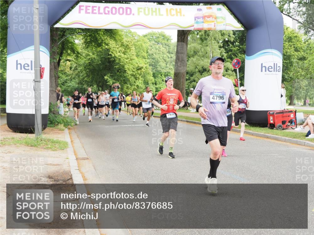 29.06.2025 - hella hamburg halbmarathon MichiJ http://msf.ph/oto/8376685 29.06.2025 10:45:29 Zwischen KM18-KM19 1946, 1951, 2159, 4796, 7189, 9655, 10268, 11605, 12144, 12734, 13512, 14673, 16563, 16924, 18327 meine-sportfotos.de
