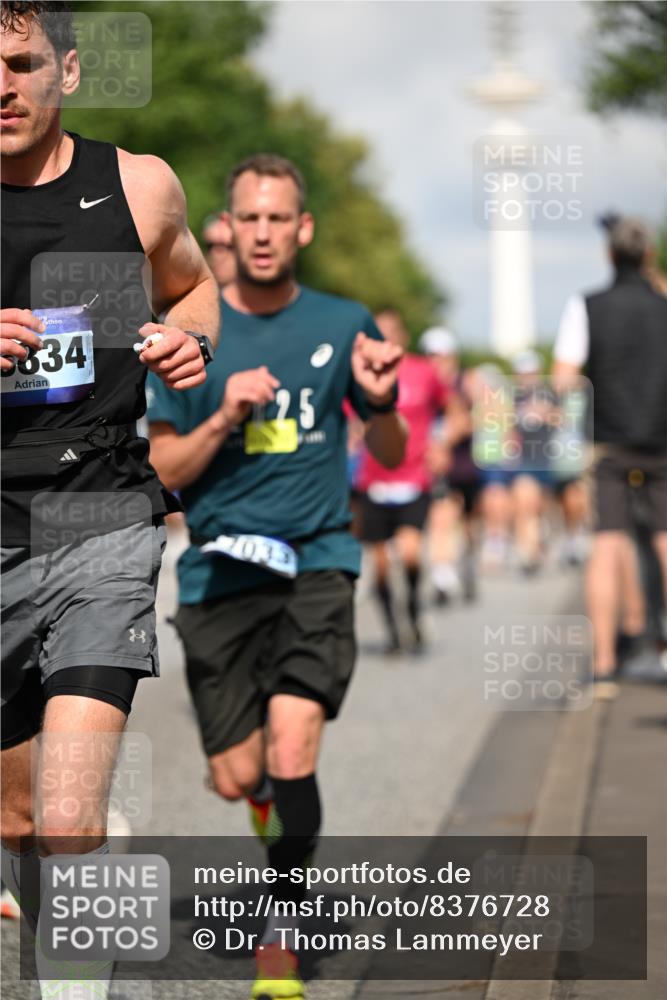29.06.2025 - hella hamburg halbmarathon Dr. Thomas Lammeyer http://msf.ph/oto/8376728 29.06.2025 09:58:28 Kennedybrücke 1119, 1342, 1399, 1549, 1750, 1817, 1942, 2222, 2367, 2442, 2561, 2670, 2816, 2889, 2955, 3562, 4017, 4816, 5447, 5884, 6290, 6389, 6923, 6978, 6991, 7087, 7274, 7297, 7335, 7508, 7908, 8482, 8657, 8698, 8916, 8981, 9038, 9661, 9710, 9924, 9931, 10057, 11125, 11422 meine-sportfotos.de