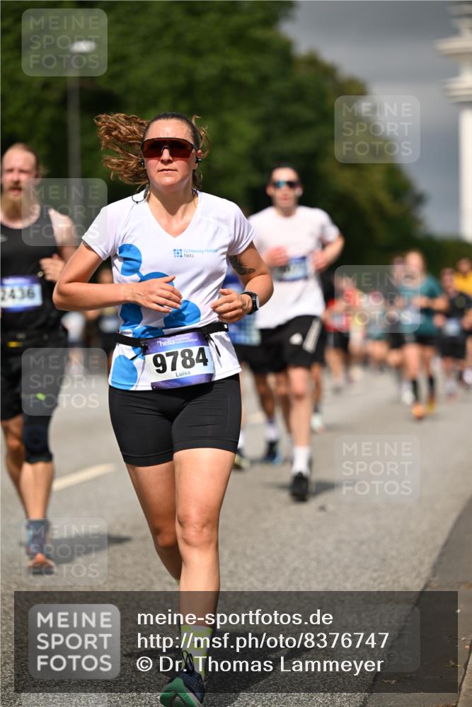 29.06.2025 - hella hamburg halbmarathon Dr. Thomas Lammeyer http://msf.ph/oto/8376747 29.06.2025 10:20:10 Kennedybrücke 1212, 1308, 1651, 2071, 2076, 2165, 2436, 2601, 2803, 2835, 4583, 4828, 5046, 7158, 8057, 8169, 8274, 8295, 8554, 8746, 9307, 9601, 9784, 9802, 9881, 10107, 10139, 10141, 10183, 10292, 10844, 11113, 11303 meine-sportfotos.de
