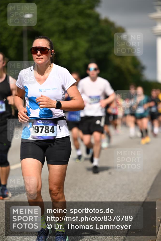 29.06.2025 - hella hamburg halbmarathon Dr. Thomas Lammeyer http://msf.ph/oto/8376789 29.06.2025 10:20:10 Kennedybrücke 1212, 1308, 1651, 2071, 2076, 2165, 2436, 2601, 2803, 2835, 4583, 4828, 5046, 7158, 8057, 8169, 8274, 8295, 8554, 8746, 9307, 9601, 9784, 9802, 9881, 10107, 10139, 10141, 10183, 10292, 10844, 11113, 11303 meine-sportfotos.de