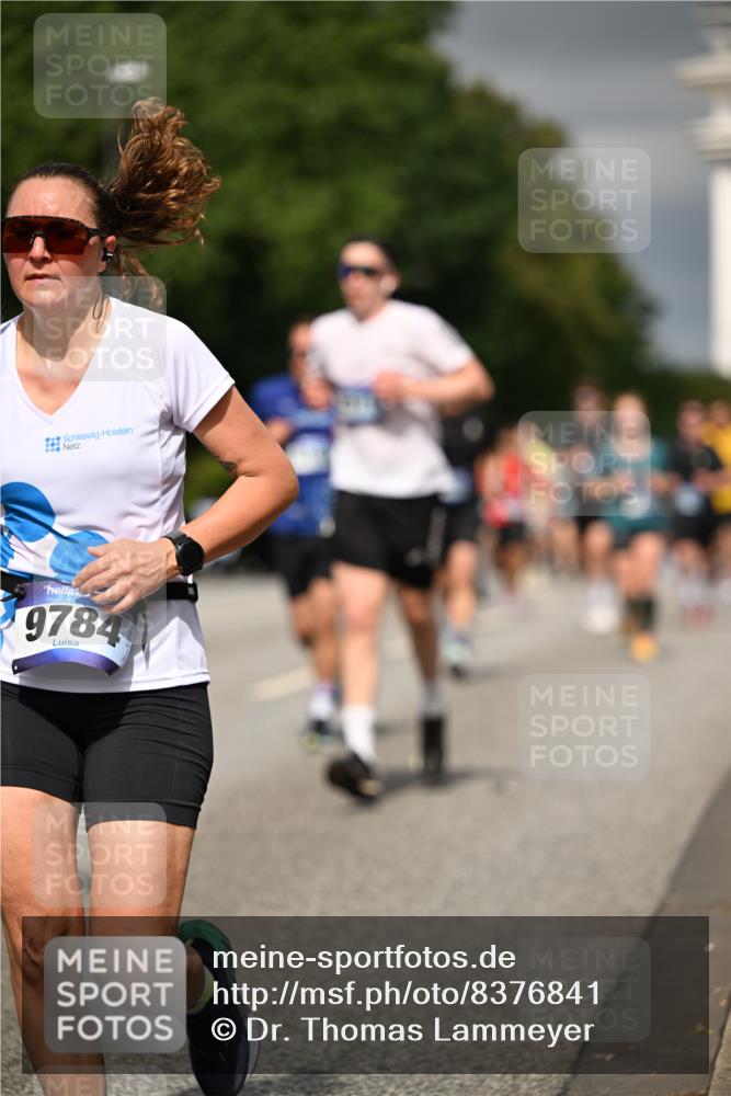 29.06.2025 - hella hamburg halbmarathon Dr. Thomas Lammeyer http://msf.ph/oto/8376841 29.06.2025 10:20:10 Kennedybrücke 1212, 1308, 1651, 2071, 2076, 2165, 2436, 2601, 2803, 2835, 4583, 4828, 5046, 7158, 8057, 8169, 8274, 8295, 8554, 8746, 9307, 9601, 9784, 9802, 9881, 10107, 10139, 10141, 10183, 10292, 10844, 11113, 11303 meine-sportfotos.de