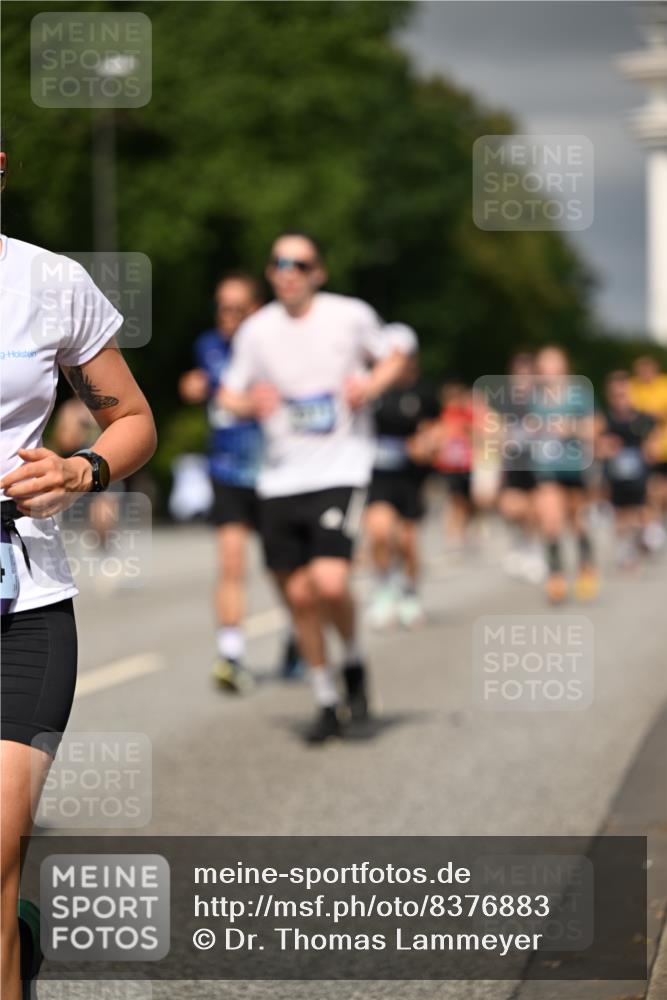 29.06.2025 - hella hamburg halbmarathon Dr. Thomas Lammeyer http://msf.ph/oto/8376883 29.06.2025 10:20:11 Kennedybrücke 1212, 1308, 1651, 2071, 2165, 2436, 2601, 2803, 2835, 4583, 4637, 4828, 5046, 7158, 8057, 8169, 8274, 8295, 8554, 8746, 9307, 9601, 9784, 9802, 9810, 9881, 10107, 10139, 10141, 10183, 10292, 10844, 11113, 11303 meine-sportfotos.de