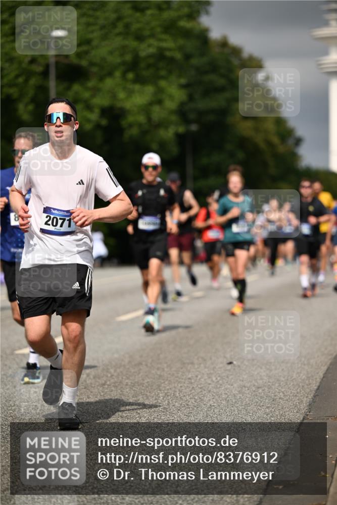 29.06.2025 - hella hamburg halbmarathon Dr. Thomas Lammeyer http://msf.ph/oto/8376912 29.06.2025 10:20:12 Kennedybrücke 1212, 1308, 1599, 1651, 2071, 2165, 2436, 2601, 2803, 2835, 4478, 4583, 4637, 4828, 5046, 6935, 7158, 7753, 8057, 8169, 8274, 8295, 8554, 8597, 8645, 8746, 9307, 9601, 9628, 9784, 9802, 9810, 9881, 10107, 10139, 10141, 10183, 10292, 10844, 11113, 11303 meine-sportfotos.de