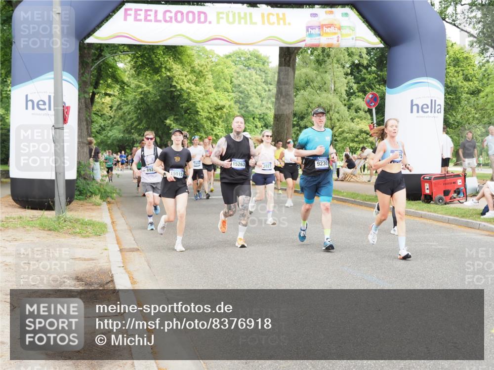 29.06.2025 - hella hamburg halbmarathon MichiJ http://msf.ph/oto/8376918 29.06.2025 10:45:34 Zwischen KM18-KM19 1946, 1951, 2027, 4796, 5675, 6636, 7138, 8929, 9230, 12144, 15263, 19015 meine-sportfotos.de