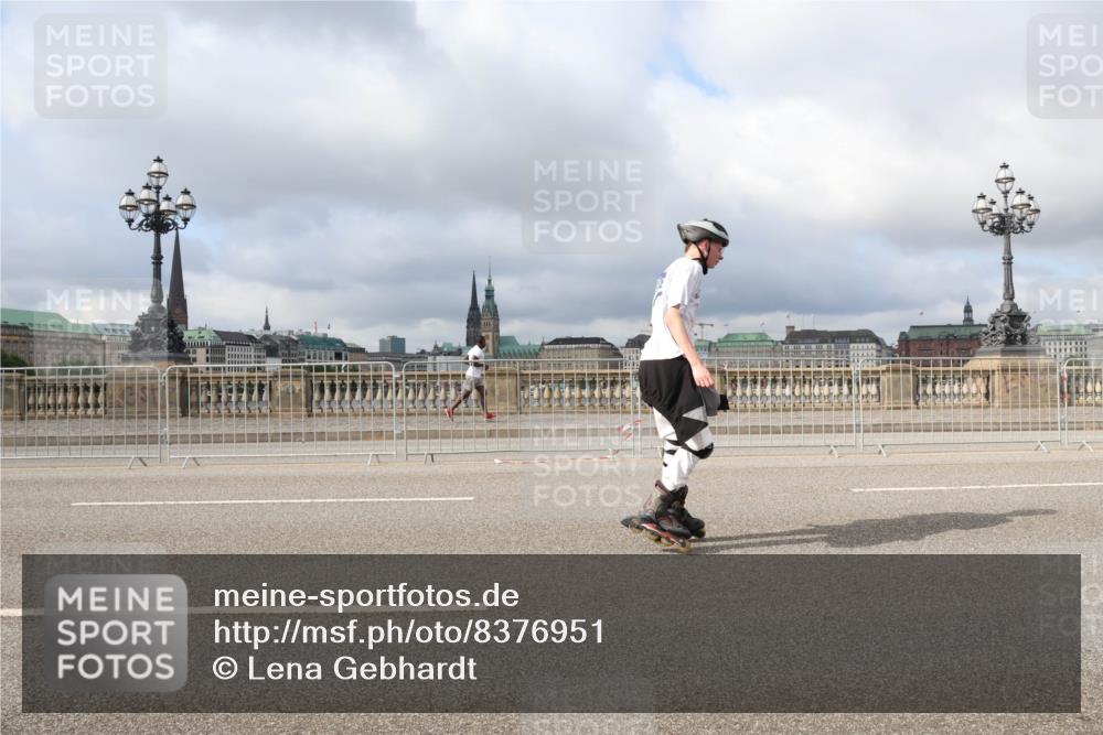 29.06.2025 - hella hamburg halbmarathon Lena Gebhardt http://msf.ph/oto/8376951 29.06.2025 09:13:11 Lombardsbrücke  meine-sportfotos.de