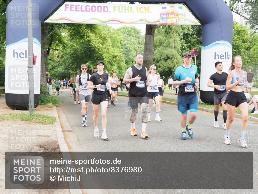 29.06.2025 - hella hamburg halbmarathon MichiJ http://msf.ph/oto/8376980 29.06.2025 10:45:35 Zwischen KM18-KM19 1642, 1946, 1951, 2027, 4796, 5675, 6636, 7138, 8929, 9230, 12144, 15263, 17810, 19015 meine-sportfotos.de