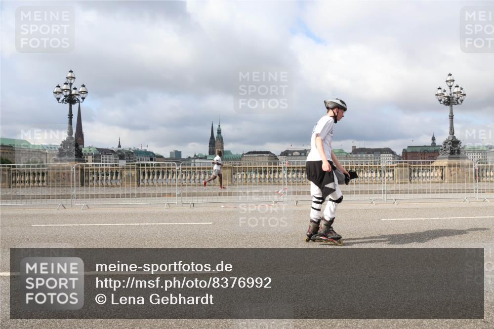 29.06.2025 - hella hamburg halbmarathon Lena Gebhardt http://msf.ph/oto/8376992 29.06.2025 09:13:11 Lombardsbrücke  meine-sportfotos.de