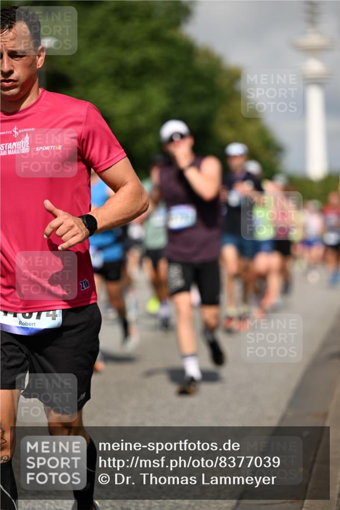 29.06.2025 - hella hamburg halbmarathon Dr. Thomas Lammeyer http://msf.ph/oto/8377039 29.06.2025 09:58:32 Kennedybrücke 1119, 1549, 1817, 1942, 2222, 2367, 2442, 2561, 2592, 2596, 2670, 2816, 2955, 3562, 4017, 5447, 5884, 6290, 6389, 6723, 6923, 6978, 6991, 7274, 7335, 7508, 7908, 8482, 8657, 8698, 8916, 8981, 9038, 9661, 9710, 9924, 9931, 10057, 11125, 11422 meine-sportfotos.de