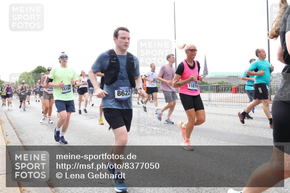 29.06.2025 - hella hamburg halbmarathon Lena Gebhardt http://msf.ph/oto/8377050 29.06.2025 10:40:02 Lombardsbrücke 5223, 1899, 15194, 8622, 11874, 1018, 1037, 1058, 1076, 1291, 1586, 1691, 1899, 2019, 2109, 2254, 2313, 2515, 2572, 2578, 2866, 2888, 2976, 3046, 3237, 3515, 3607, 3808, 3882, 3883, 3884, 4173, 4271, 4298, 4471, 4752, 4756, 5045, 5113, 5229, 5263, 5351, 5352, 5654, 5701, 5877, 5901, 6097, 6427, 6428, 6463, 6548, 6673, 6698, 6719, 6726, 6739, 6750, 6866, 6876, 6890, 6920, 7045, 7053, 7108, 7125, 7174, 7199, 7429, 7455, 7456, 7675, 7850, 8107, 8612, 9747, 10441 meine-sportfotos.de