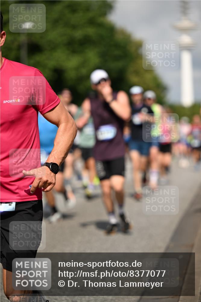 29.06.2025 - hella hamburg halbmarathon Dr. Thomas Lammeyer http://msf.ph/oto/8377077 29.06.2025 09:58:32 Kennedybrücke 1119, 1549, 1817, 1942, 2222, 2367, 2442, 2561, 2592, 2596, 2670, 2816, 2955, 3562, 4017, 5447, 5884, 6290, 6389, 6723, 6923, 6978, 6991, 7274, 7335, 7508, 7908, 8482, 8657, 8698, 8916, 8981, 9038, 9661, 9710, 9924, 9931, 10057, 11125, 11422 meine-sportfotos.de