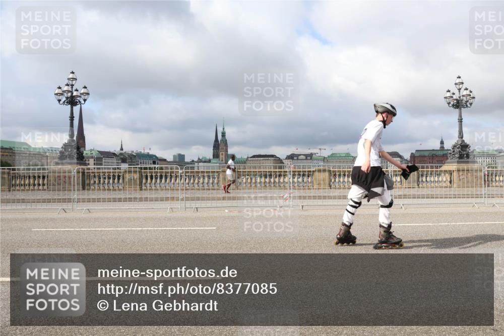 29.06.2025 - hella hamburg halbmarathon Lena Gebhardt http://msf.ph/oto/8377085 29.06.2025 09:13:11 Lombardsbrücke  meine-sportfotos.de