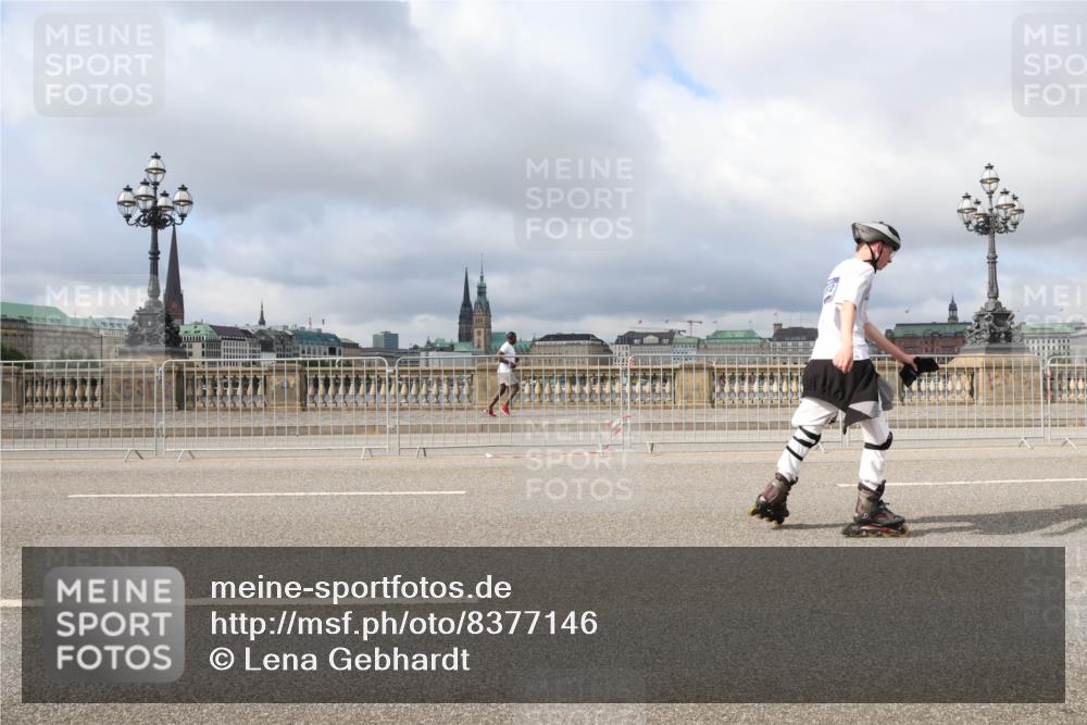 29.06.2025 - hella hamburg halbmarathon Lena Gebhardt http://msf.ph/oto/8377146 29.06.2025 09:13:11 Lombardsbrücke  meine-sportfotos.de