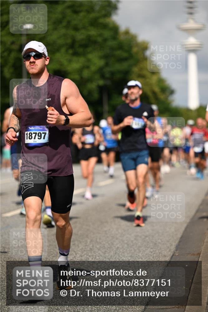 29.06.2025 - hella hamburg halbmarathon Dr. Thomas Lammeyer http://msf.ph/oto/8377151 29.06.2025 09:58:33 Kennedybrücke 1119, 1549, 1817, 1942, 2222, 2367, 2442, 2561, 2592, 2596, 2670, 2816, 2955, 3562, 4017, 4832, 5447, 5884, 6290, 6389, 6723, 6923, 6978, 6991, 7274, 7335, 7508, 7908, 8117, 8482, 8657, 8698, 8916, 8981, 9038, 9661, 9710, 9924, 9931, 10057, 11125, 11422 meine-sportfotos.de