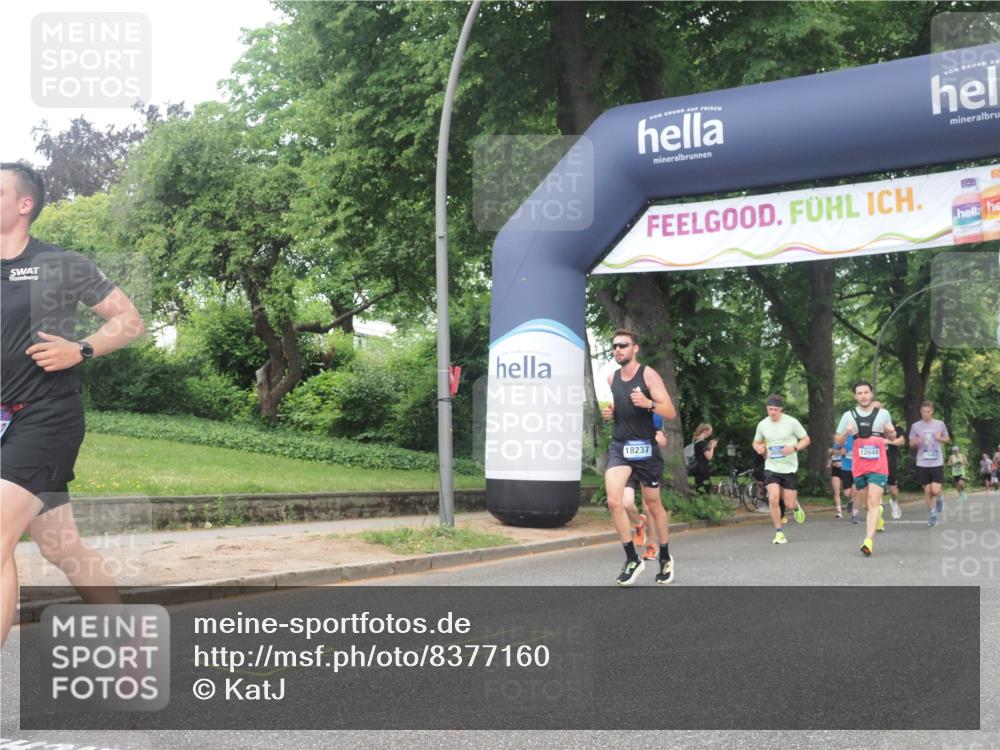 29.06.2025 - hella hamburg halbmarathon KatJ http://msf.ph/oto/8377160 29.06.2025 10:24:41 Zwischen KM18-KM19 3809, 6704 meine-sportfotos.de