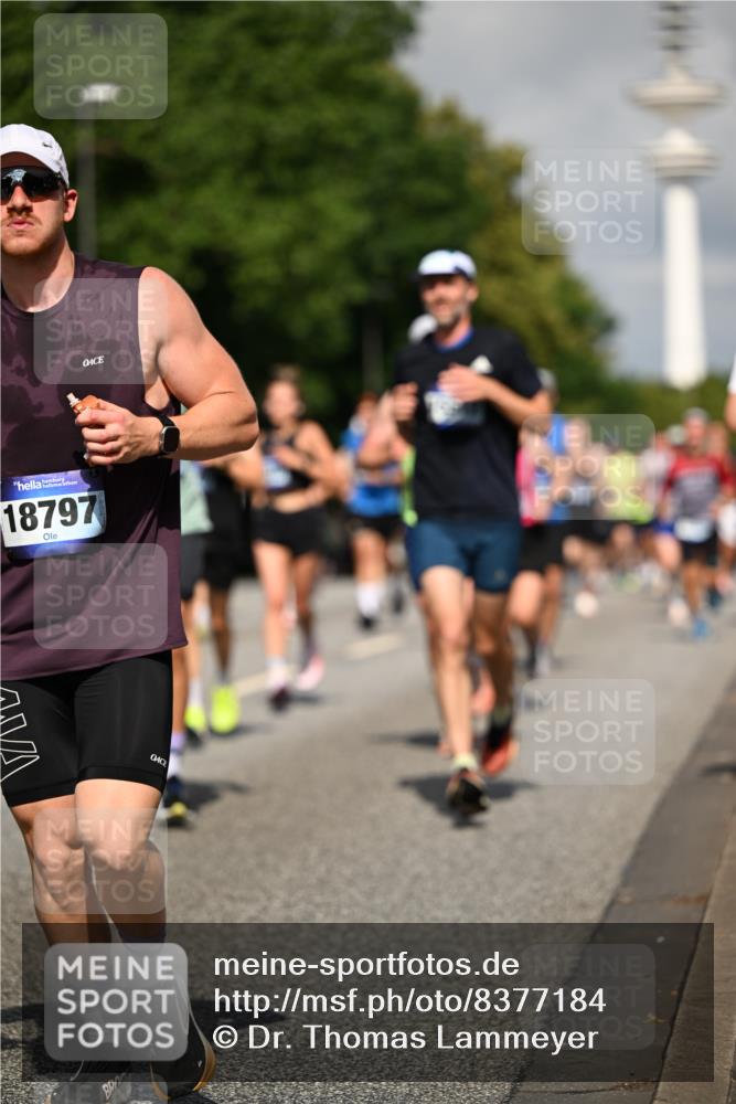 29.06.2025 - hella hamburg halbmarathon Dr. Thomas Lammeyer http://msf.ph/oto/8377184 29.06.2025 09:58:33 Kennedybrücke 1119, 1549, 1817, 1942, 2222, 2367, 2442, 2561, 2592, 2596, 2670, 2816, 2955, 3562, 4017, 4832, 5447, 5884, 6290, 6389, 6723, 6923, 6978, 6991, 7274, 7335, 7508, 7908, 8117, 8482, 8657, 8698, 8916, 8981, 9038, 9661, 9710, 9924, 9931, 10057, 11125, 11422 meine-sportfotos.de