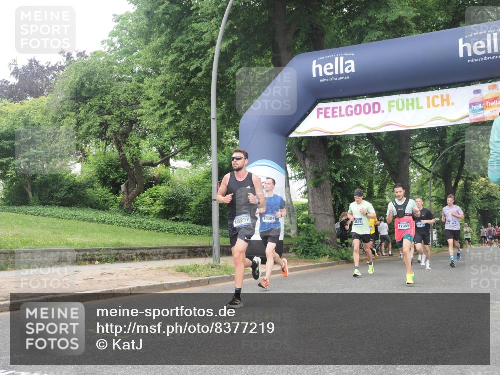 29.06.2025 - hella hamburg halbmarathon KatJ http://msf.ph/oto/8377219 29.06.2025 10:24:41 Zwischen KM18-KM19 3809, 6704 meine-sportfotos.de