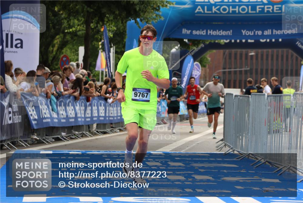 29.06.2025 - hella hamburg halbmarathon Strokosch-Dieckow http://msf.ph/oto/8377223 29.06.2025 10:25:55 Ziel 9767, 10468, 17258, 18692 meine-sportfotos.de