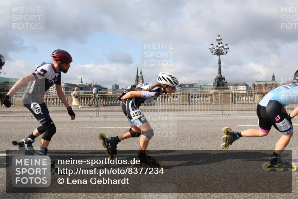 29.06.2025 - hella hamburg halbmarathon Lena Gebhardt http://msf.ph/oto/8377234 29.06.2025 08:51:26 Lombardsbrücke 448, 489, 130 meine-sportfotos.de