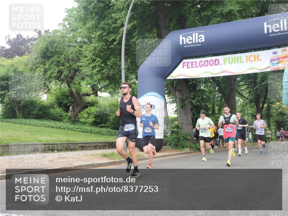 29.06.2025 - hella hamburg halbmarathon KatJ http://msf.ph/oto/8377253 29.06.2025 10:24:41 Zwischen KM18-KM19 3809, 6704 meine-sportfotos.de