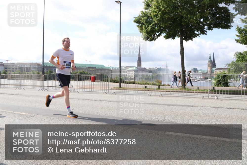 29.06.2025 - hella hamburg halbmarathon Lena Gebhardt http://msf.ph/oto/8377258 29.06.2025 10:02:29 Lombardsbrücke 13868, 1128, 1254, 1432, 1453, 1702, 1733, 2142, 2322, 2323, 2685, 2712, 2819, 3169, 3225, 3780, 3919, 3976, 4066, 4985, 5734, 5763, 6166, 6295, 6322, 6708, 6752, 6860, 7031, 7049, 7223, 7243, 7323, 7869, 7888, 8003, 8364, 8624, 8662, 8749, 9006, 9020, 9021, 9131, 9156, 9353, 9554, 9741, 9928, 9986, 10128, 10295, 10539, 10866, 11191, 11250, 11515, 11554, 11670, 11702, 11782, 11871, 11938, 11968, 12315, 12316, 12491, 14660, 14677, 16420 meine-sportfotos.de