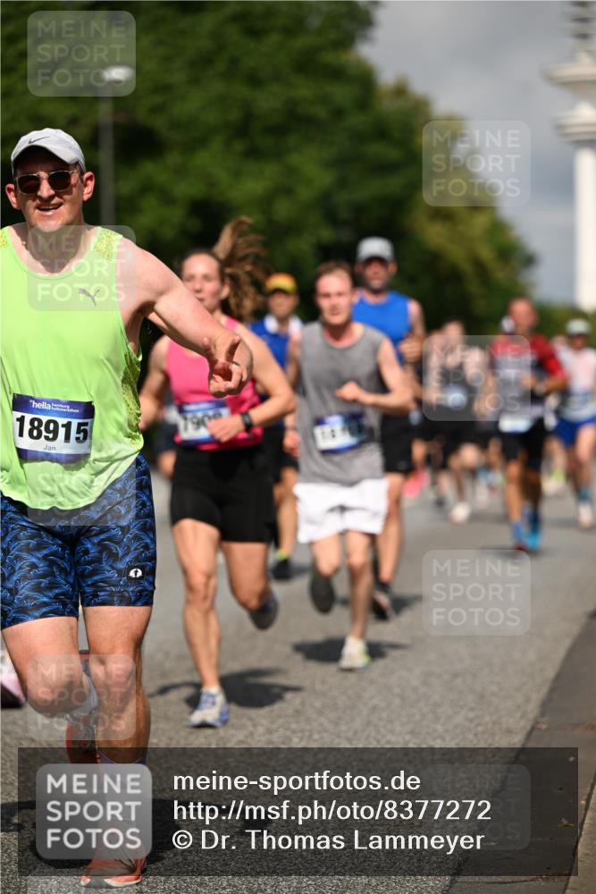 29.06.2025 - hella hamburg halbmarathon Dr. Thomas Lammeyer http://msf.ph/oto/8377272 29.06.2025 09:58:36 Kennedybrücke 1549, 1817, 2222, 2367, 2561, 2592, 2596, 2670, 2816, 2955, 3562, 4017, 4832, 5447, 5705, 6290, 6389, 6723, 6923, 6978, 6991, 7274, 7335, 7508, 7908, 8117, 8482, 8657, 8698, 8916, 8981, 9038, 9661, 9710, 9924, 9931, 10057, 10122, 11125, 11422 meine-sportfotos.de