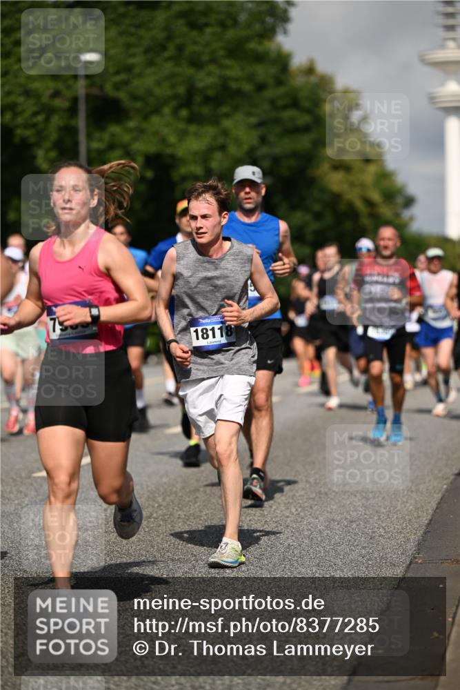 29.06.2025 - hella hamburg halbmarathon Dr. Thomas Lammeyer http://msf.ph/oto/8377285 29.06.2025 09:58:36 Kennedybrücke 1549, 1817, 2222, 2367, 2561, 2592, 2596, 2670, 2816, 2955, 3562, 4017, 4832, 5447, 5705, 6290, 6389, 6723, 6923, 6978, 6991, 7274, 7335, 7508, 7908, 8117, 8482, 8657, 8698, 8916, 8981, 9038, 9661, 9710, 9924, 9931, 10057, 10122, 11125, 11422 meine-sportfotos.de