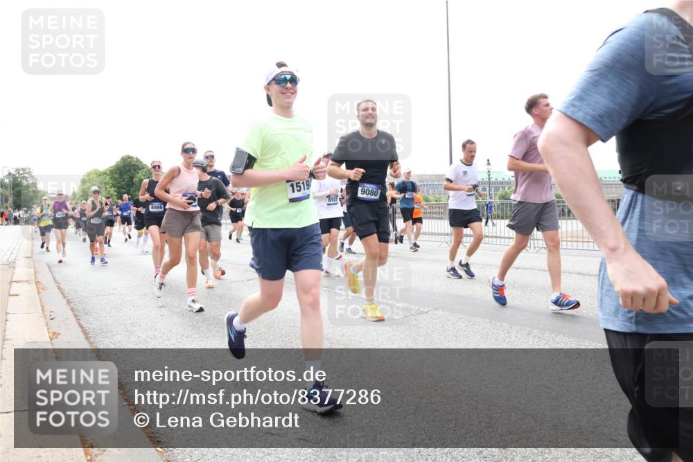 29.06.2025 - hella hamburg halbmarathon Lena Gebhardt http://msf.ph/oto/8377286 29.06.2025 10:40:02 Lombardsbrücke 522, 8866, 1519, 8107, 9080, 1018, 1037, 1058, 1076, 1291, 1586, 1691, 1899, 2019, 2109, 2254, 2313, 2515, 2572, 2578, 2866, 2888, 2976, 3046, 3237, 3515, 3607, 3808, 3882, 3883, 3884, 4173, 4271, 4298, 4471, 4752, 4756, 5045, 5113, 5229, 5263, 5351, 5352, 5654, 5701, 5877, 5901, 6097, 6427, 6428, 6463, 6548, 6673, 6698, 6719, 6726, 6739, 6750, 6866, 6876, 6890, 6920, 7045, 7053, 7108, 7125, 7174, 7199, 7429, 7455, 7456, 7675, 7850, 8107, 8612, 9747, 10441 meine-sportfotos.de