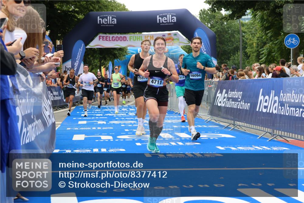 29.06.2025 - hella hamburg halbmarathon Strokosch-Dieckow http://msf.ph/oto/8377412 29.06.2025 10:48:07 Ziel 1086, 1914, 4324, 4601, 4711, 6377, 7599, 8916, 9544, 9626, 9638, 11211, 12685, 12706, 12724, 12747, 12808, 13570, 14192, 14814, 15590, 15629, 15973, 15981, 16094, 16149, 16269, 19127 meine-sportfotos.de