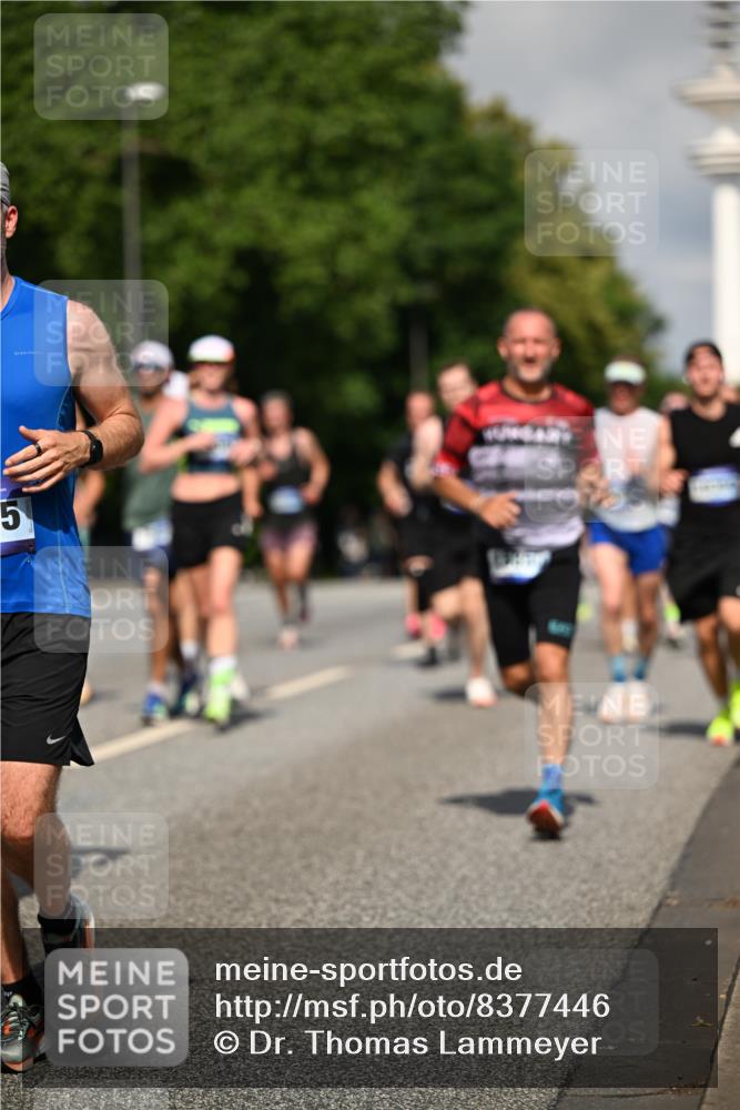 29.06.2025 - hella hamburg halbmarathon Dr. Thomas Lammeyer http://msf.ph/oto/8377446 29.06.2025 09:58:38 Kennedybrücke 1549, 1817, 2222, 2367, 2592, 2596, 2670, 2816, 2955, 3208, 4832, 5705, 6290, 6389, 6723, 6923, 6978, 6991, 7274, 7335, 7508, 7908, 8117, 8437, 8482, 8657, 8698, 8916, 8981, 9038, 9093, 9159, 9661, 9710, 9924, 9931, 10057, 10122, 11125 meine-sportfotos.de