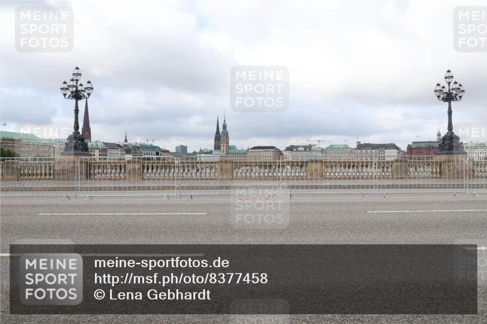 29.06.2025 - hella hamburg halbmarathon Lena Gebhardt http://msf.ph/oto/8377458 29.06.2025 09:14:10 Lombardsbrücke  meine-sportfotos.de