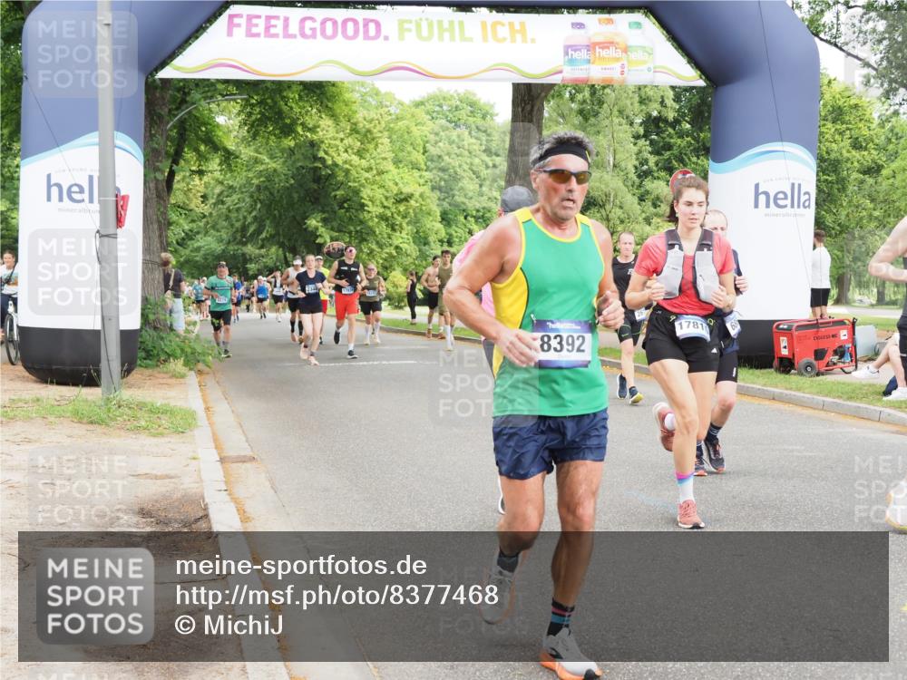 29.06.2025 - hella hamburg halbmarathon MichiJ http://msf.ph/oto/8377468 29.06.2025 10:45:40 Zwischen KM18-KM19 1642, 2027, 2584, 2677, 2759, 2855, 3114, 4550, 5675, 6636, 6860, 8392, 8929, 9230, 15263, 16922, 17810, 17852, 18730, 18833, 19002, 19003, 19015 meine-sportfotos.de