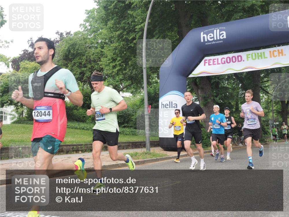 29.06.2025 - hella hamburg halbmarathon KatJ http://msf.ph/oto/8377631 29.06.2025 10:24:43 Zwischen KM18-KM19 3809 meine-sportfotos.de